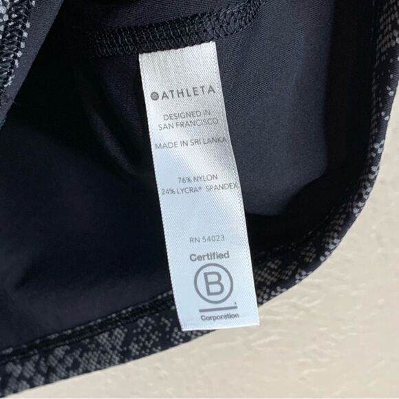 Athleta Shanti Viper Reflective midi crop tank black - Picture 6 of 7